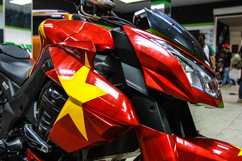 Dàn xe độ tem cổ vũ U23 Việt Nam trước trận chung kết